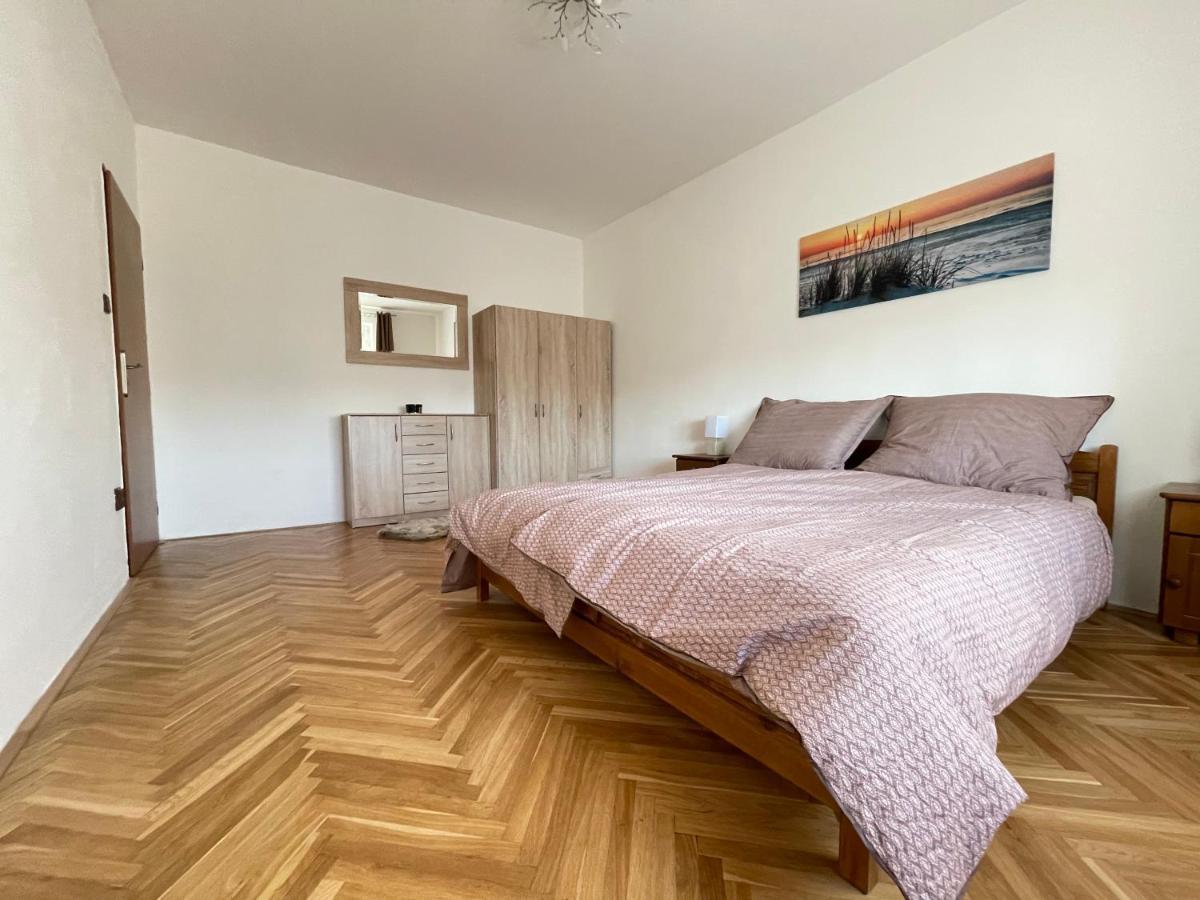 Apartman Jnj Velkomoravska Оломоуц Экстерьер фото