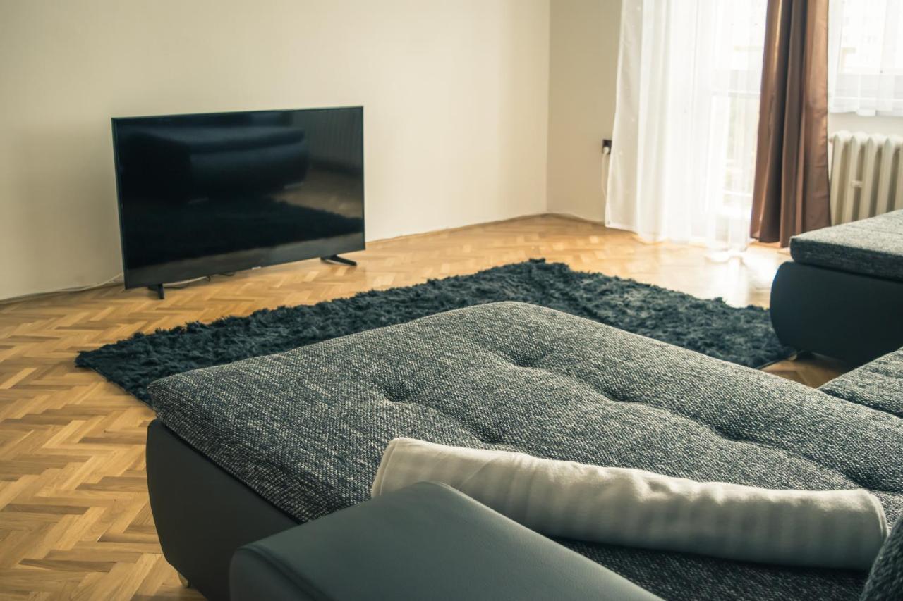 Apartman Jnj Velkomoravska Оломоуц Экстерьер фото